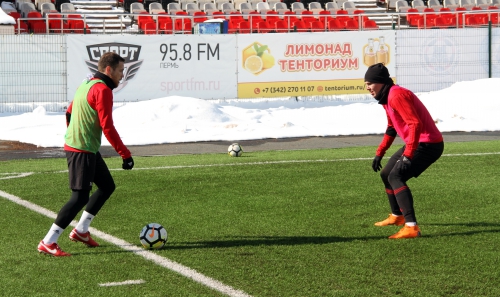 Основной состав "Амкара". Двусторонняя игра