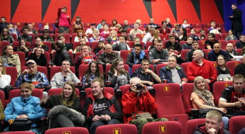 "Амкар" с болельщиками посмотрели фильм "Тренер"