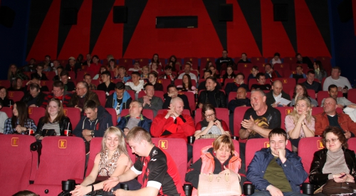 "Амкар" с болельщиками посмотрели фильм "Тренер"