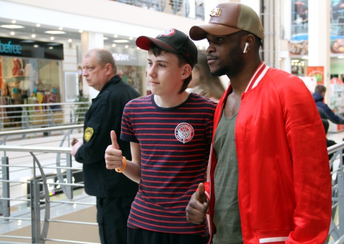 "Амкар" с болельщиками посмотрели фильм "Тренер"