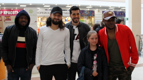 "Амкар" с болельщиками посмотрели фильм "Тренер"